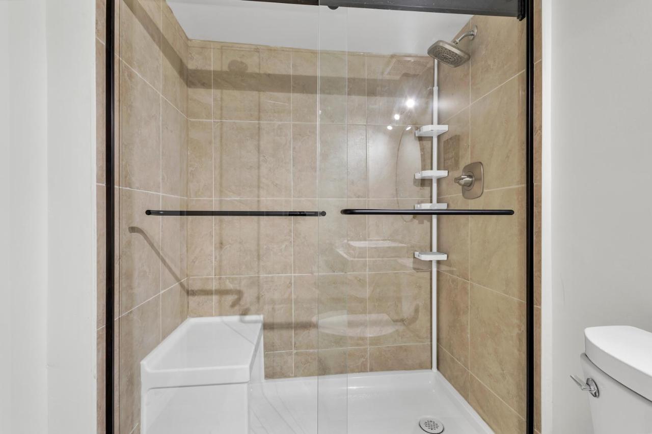 Modern 1 Bedroom + Den In Cambridge Luaran gambar